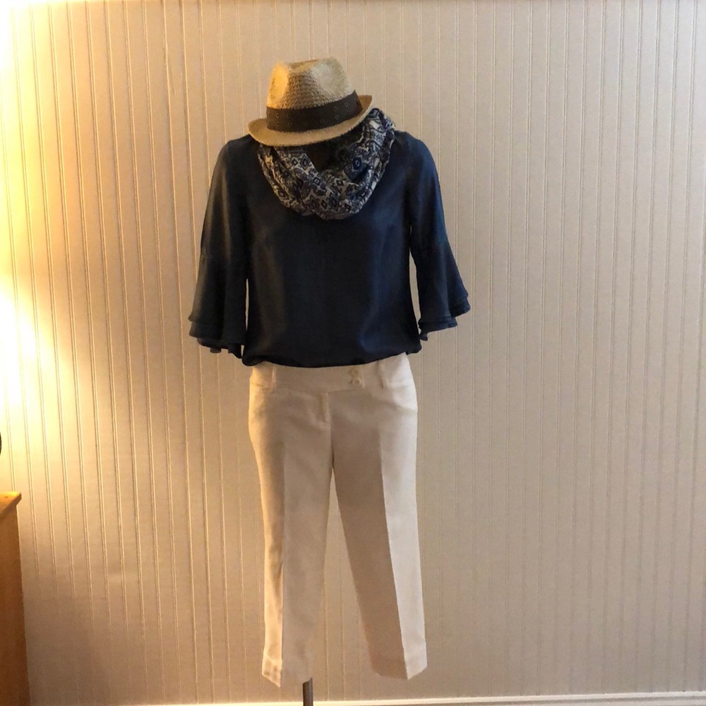 Women’s Ann Taylor Loft white capri pants size 00P